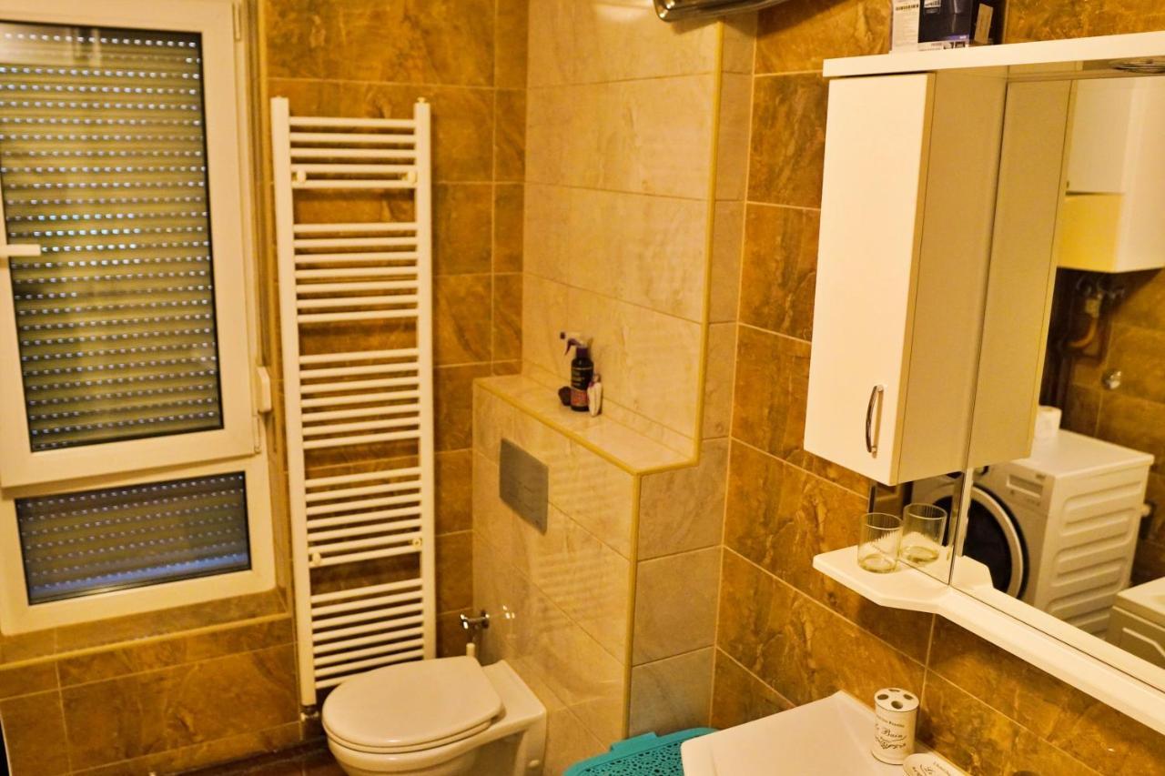 City Center Grand Apartment - Three-Bedroom, Free Parking ซาราเยโว ภายนอก รูปภาพ