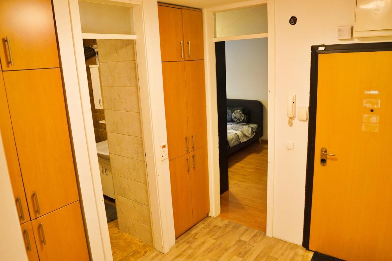 City Center Grand Apartment - Three-Bedroom, Free Parking ซาราเยโว ภายนอก รูปภาพ