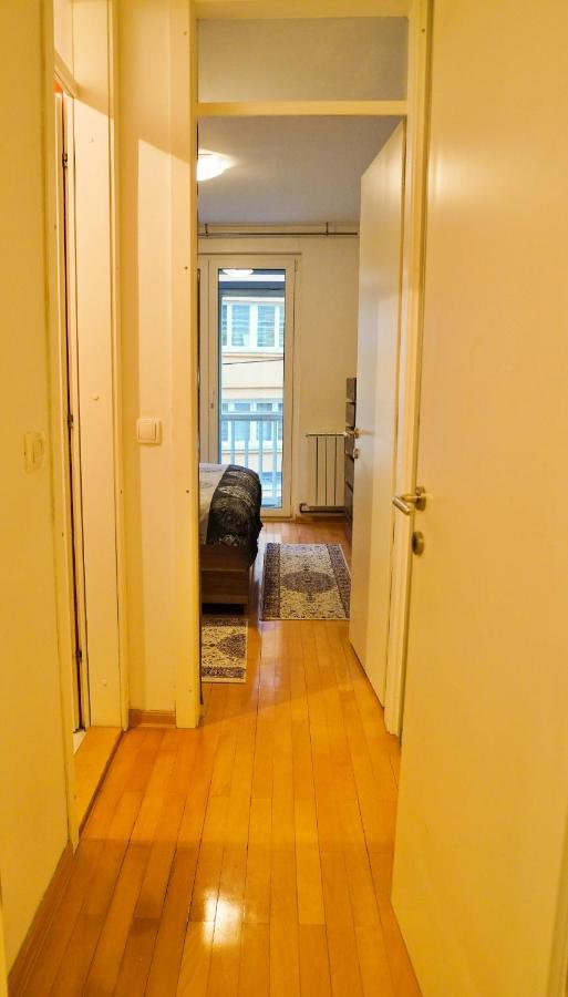 City Center Grand Apartment - Three-Bedroom, Free Parking ซาราเยโว ภายนอก รูปภาพ