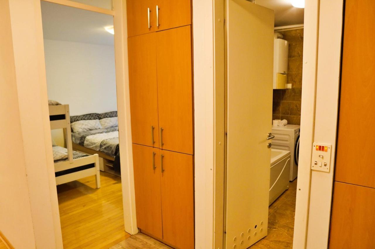 City Center Grand Apartment - Three-Bedroom, Free Parking ซาราเยโว ภายนอก รูปภาพ