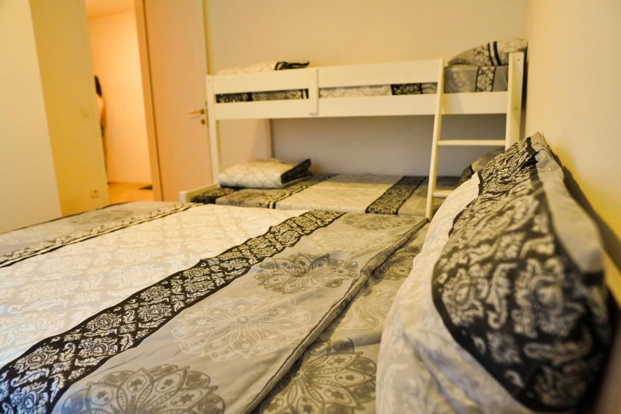 City Center Grand Apartment - Three-Bedroom, Free Parking ซาราเยโว ภายนอก รูปภาพ