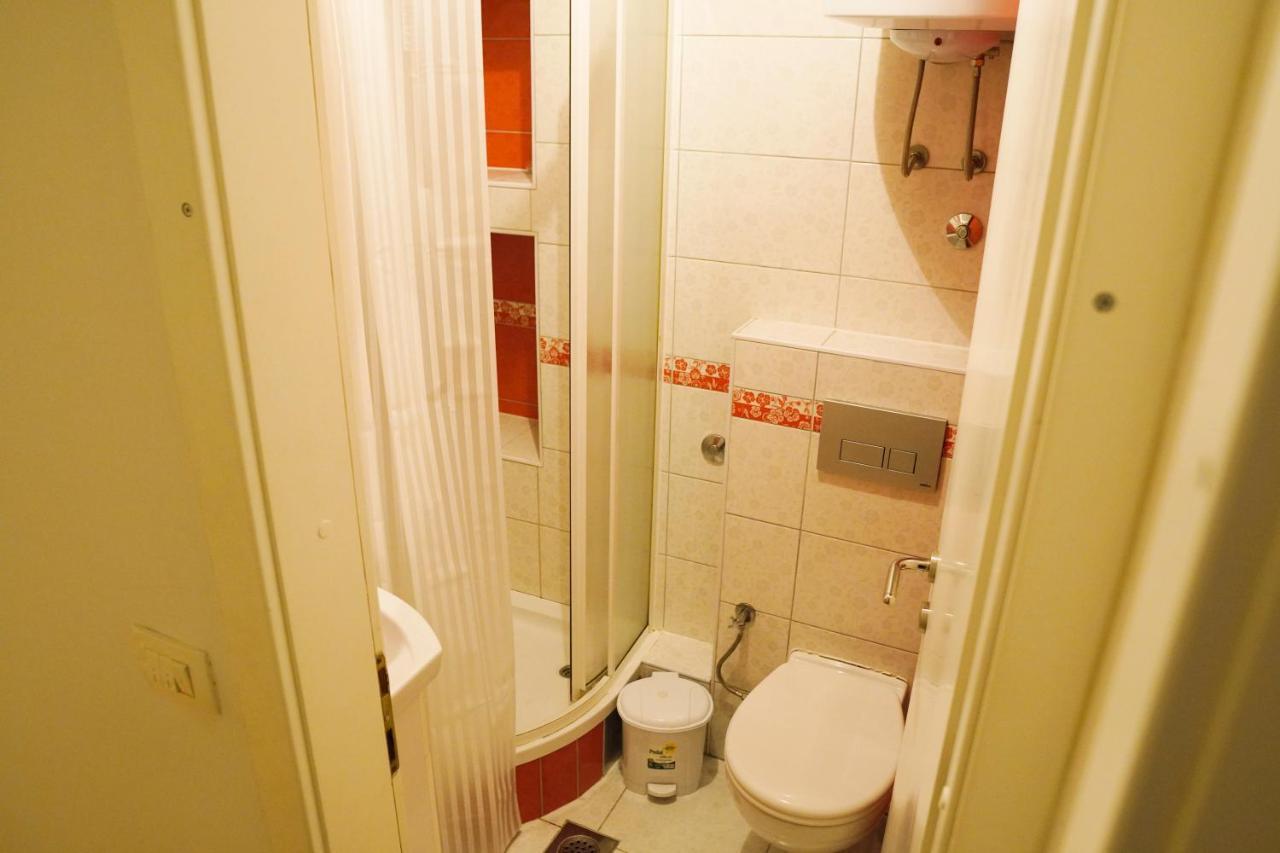 City Center Grand Apartment - Three-Bedroom, Free Parking ซาราเยโว ภายนอก รูปภาพ